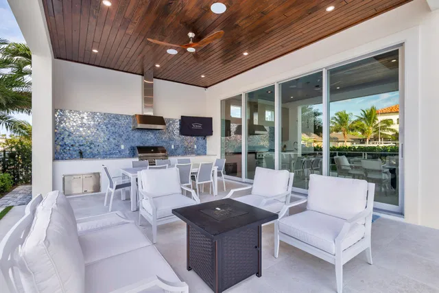 Palm Beach Isles Residence photo 27