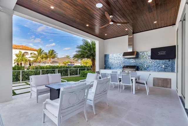 Palm Beach Isles Residence photo 28