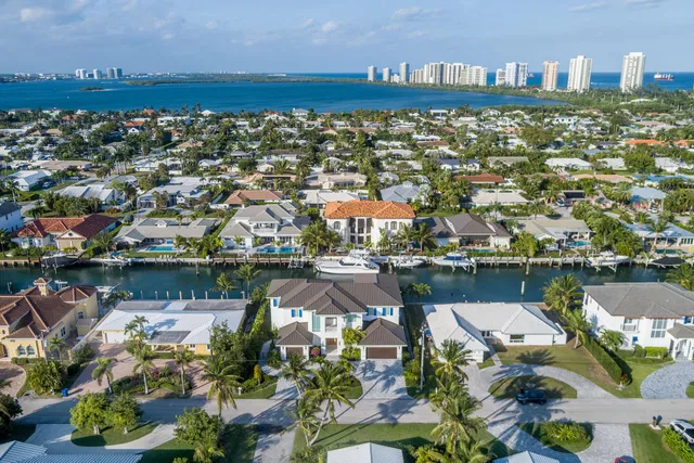 Palm Beach Isles Residence photo 31