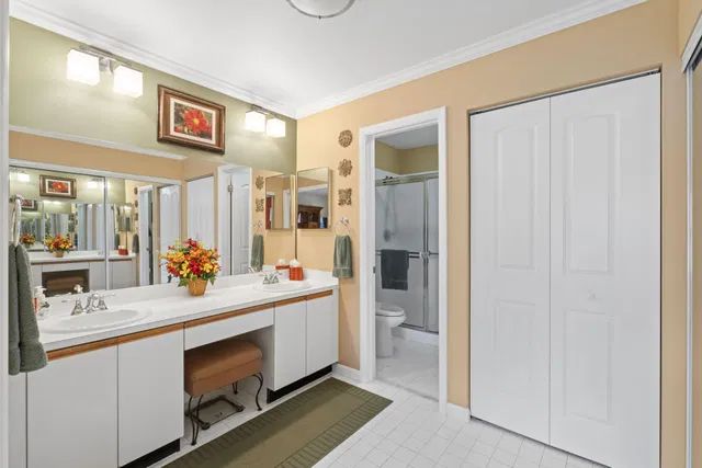 Unit 4022 photo 17