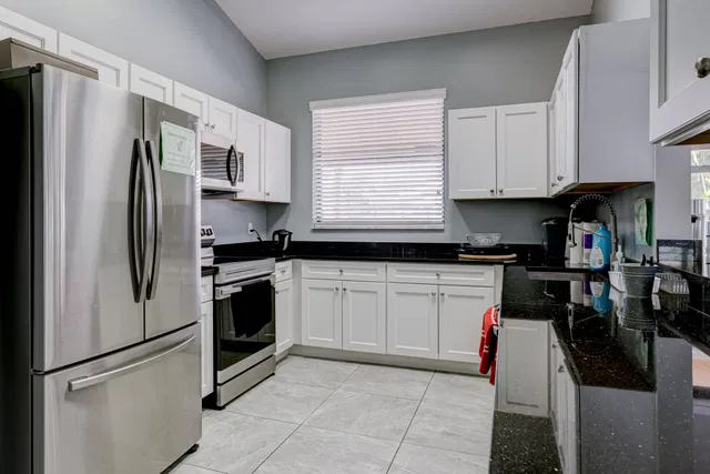 Unit 4022 photo 32