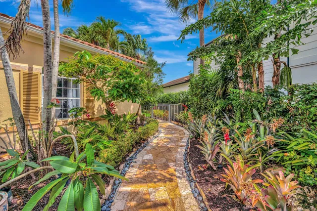 Admirals Cove Residence photo 4