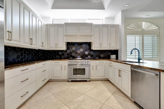Admirals Cove Residence photo 18