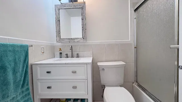 Unit 102 photo 16