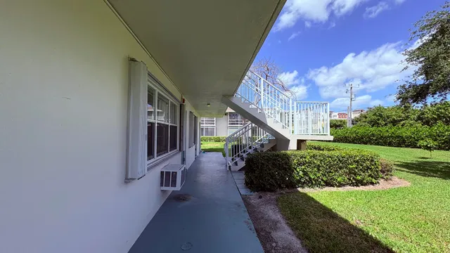 Unit 102 photo 19