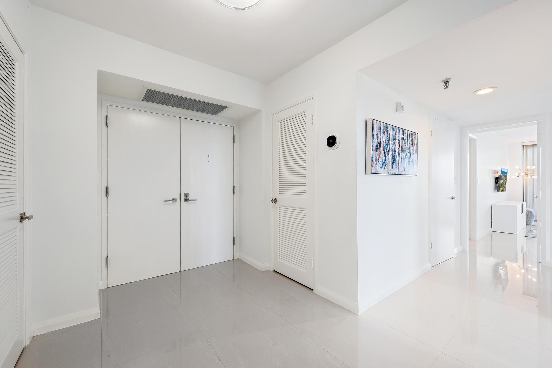 Unit 445 photo 3