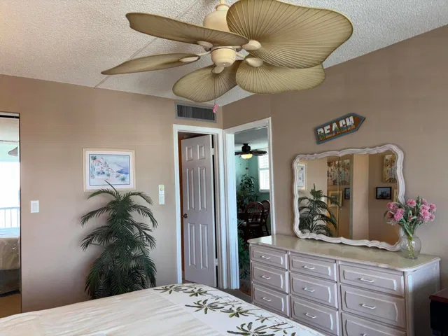 Unit 501 photo 19