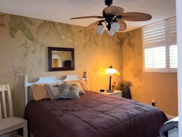 Unit 501 photo 24