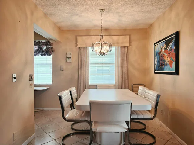 Residence photo 3