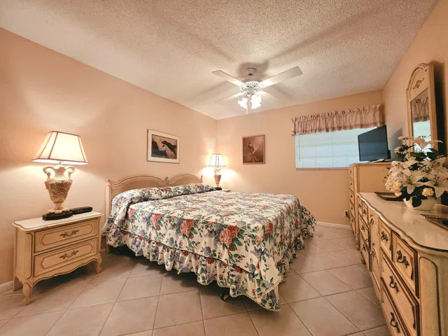 Residence photo 12