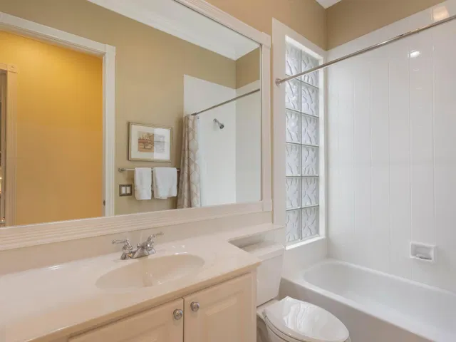  Residence photo 30