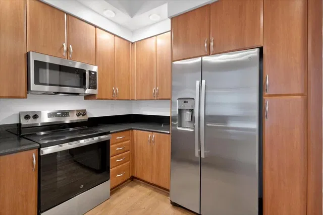 One City Plaza Unit 105 photo 15