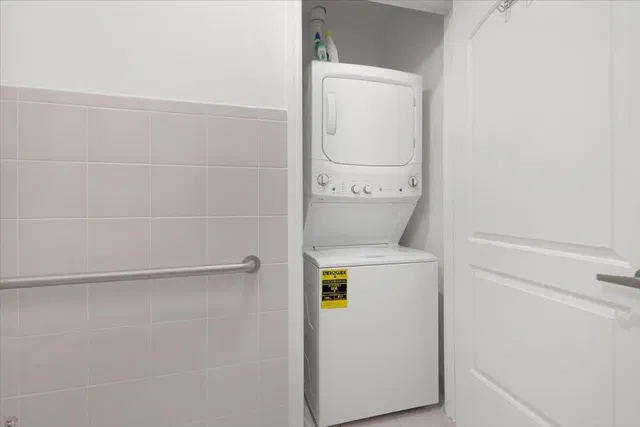 One City Plaza Unit 105 photo 21