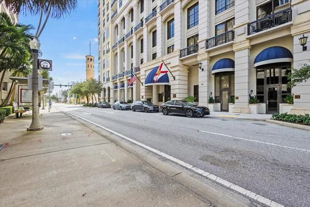 One City Plaza Unit 105 photo 32