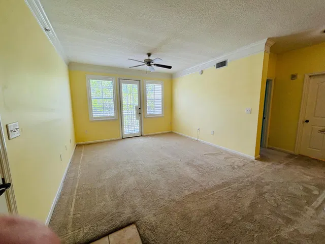 Unit 8304 photo 8