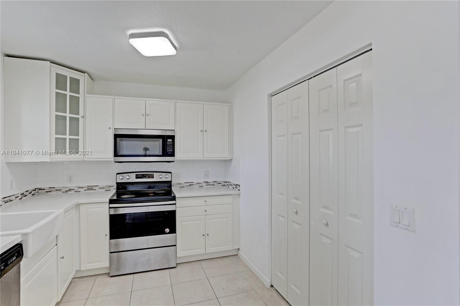 Unit 106 photo 2