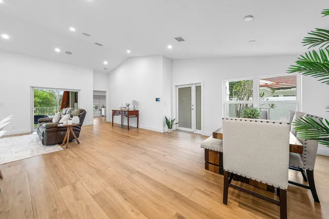 Residence photo 5