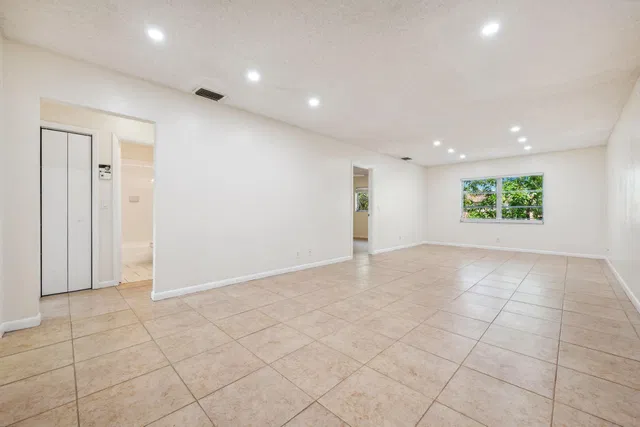 Village of North Palm Beach Unit 6 photo 6