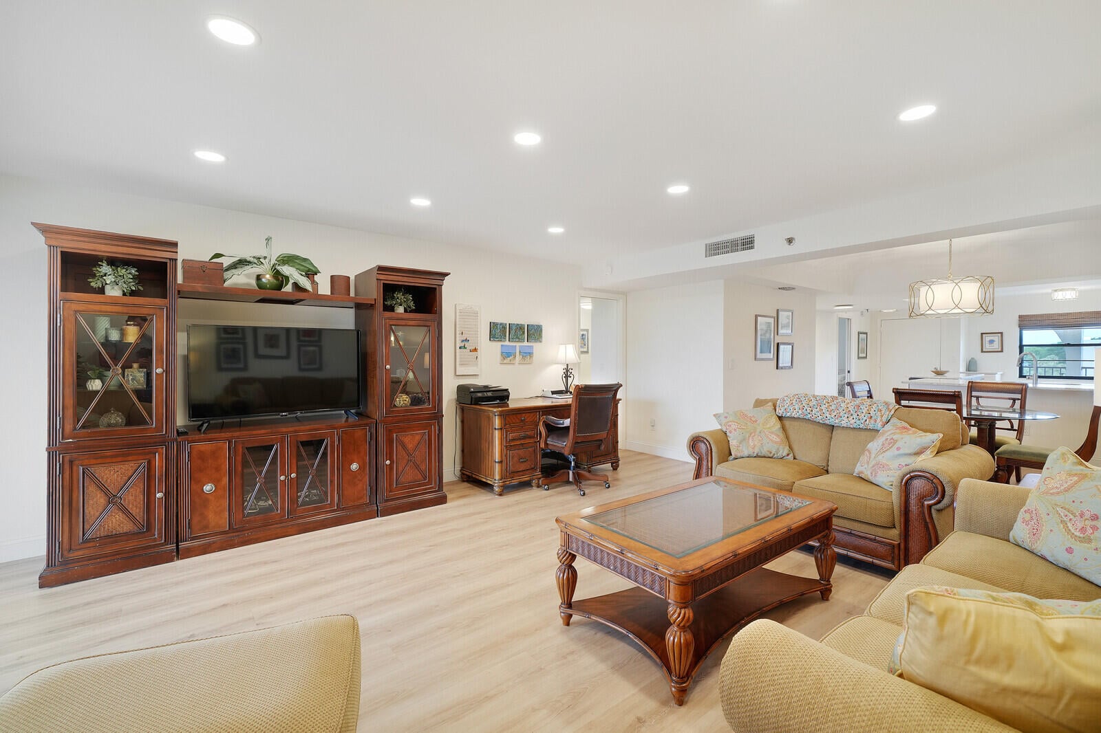 Unit 3503 photo 8