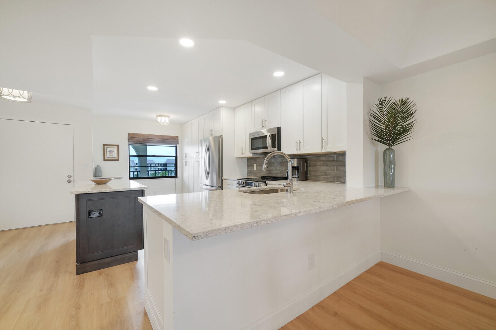 Unit 3503 photo 17