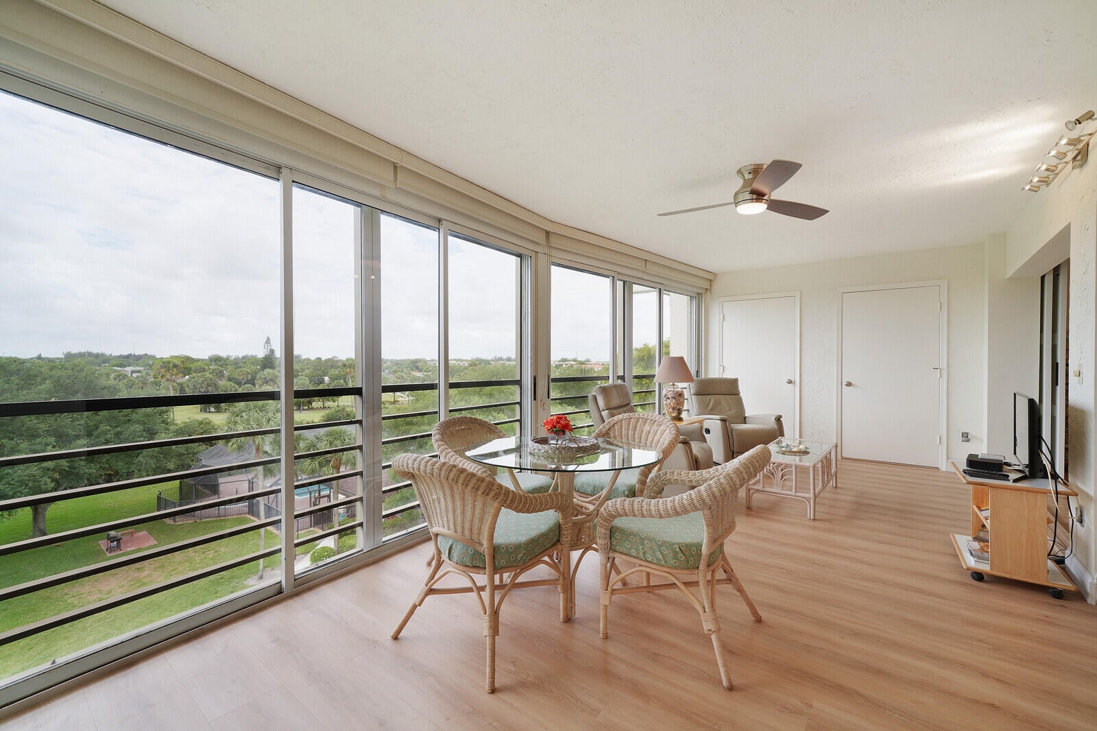 Unit 3503 photo 18