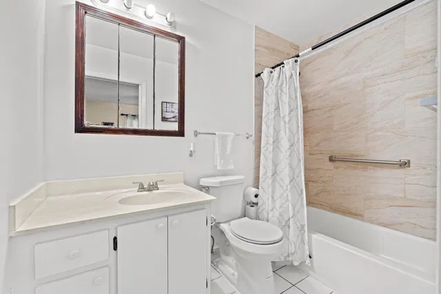 Unit 134 photo 7