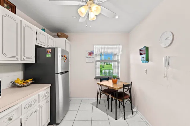 Unit 134 photo 12