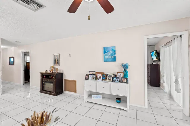 Unit 134 photo 14