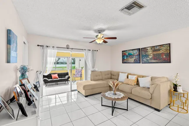 Unit 134 photo 17