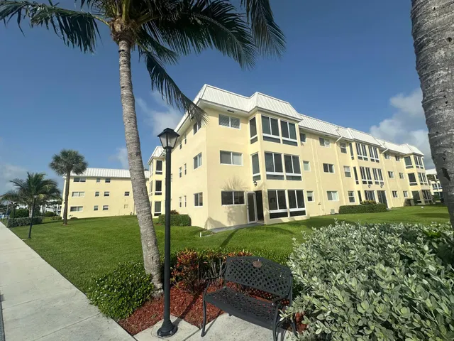 Unit 305 photo 38