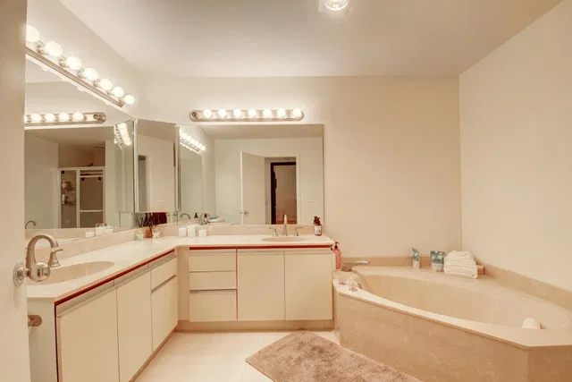  Unit 124 photo 17