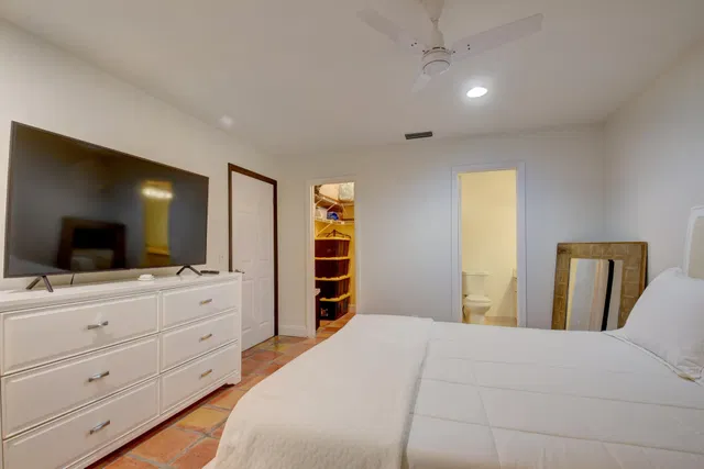  Unit 124 photo 18