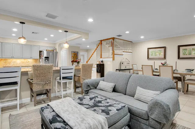 Residence photo 3