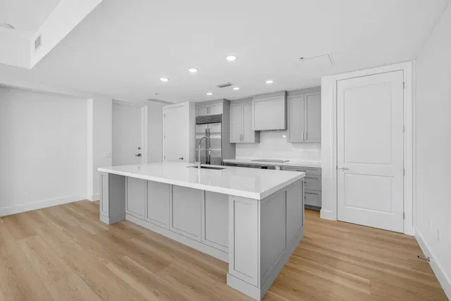 Singer Island Unit 5-301 photo 3
