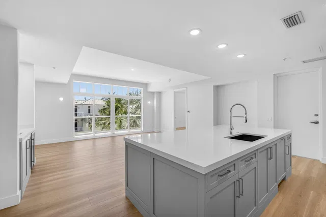 Singer Island Unit 5-301 photo 5
