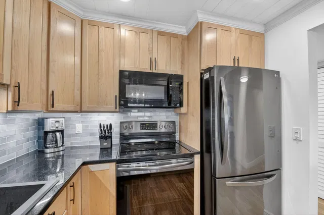 Lakeside Arms Lake Worth Unit 214 photo 3