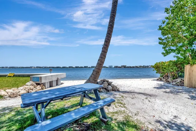 Lakeside Arms Lake Worth Unit 214 photo 30