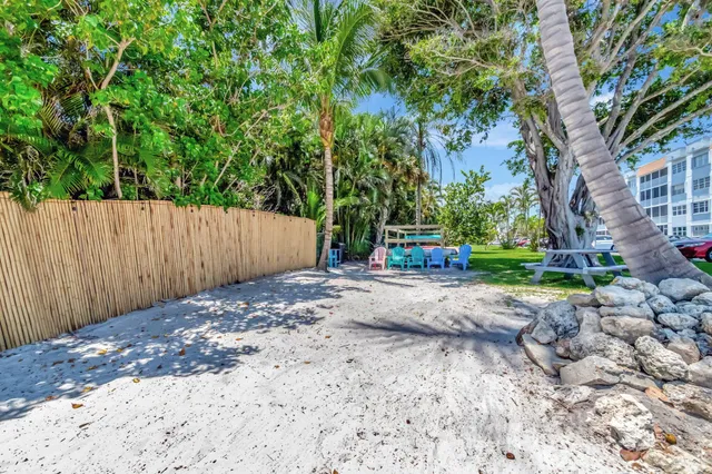 Lakeside Arms Lake Worth Unit 214 photo 31