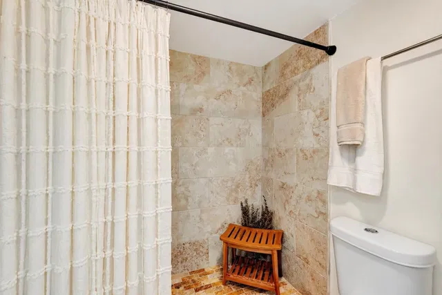 Unit 109 photo 14