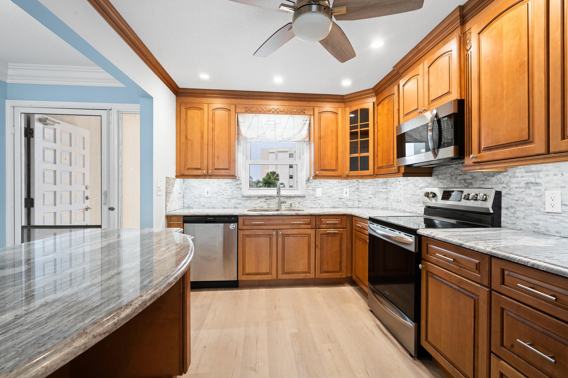  Unit 205 photo 9