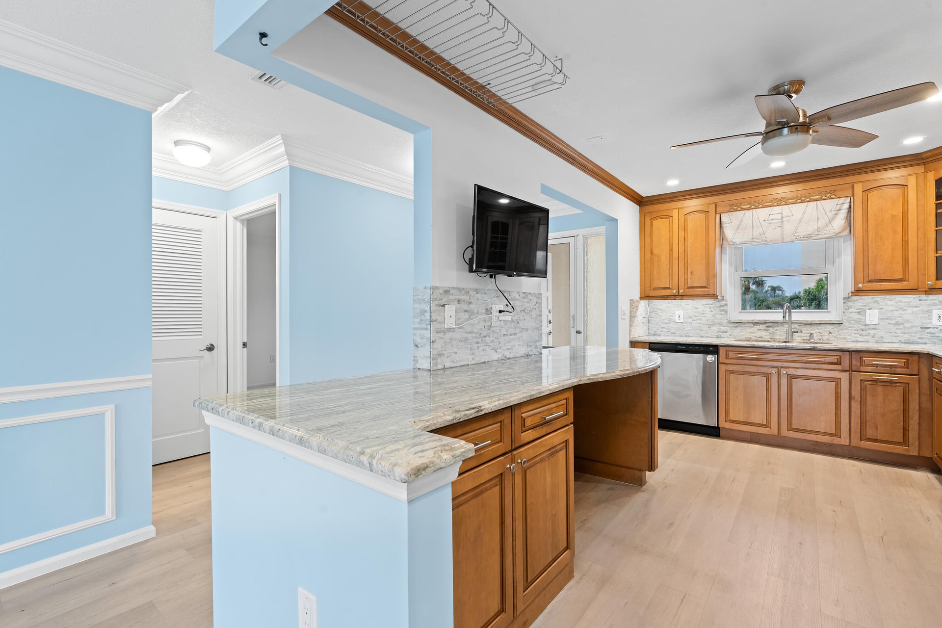 Unit 205 photo 10