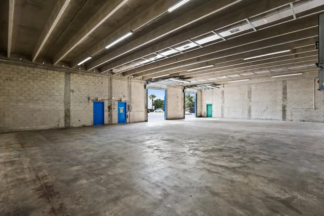  Residence photo 6