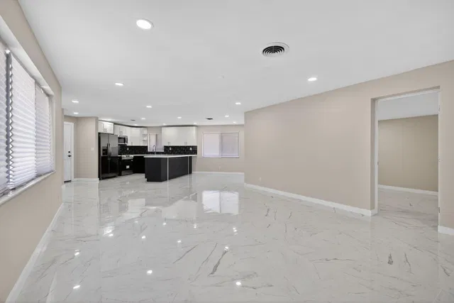 Residence photo 6