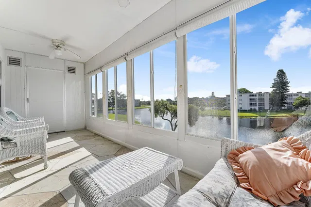 Residence photo 2