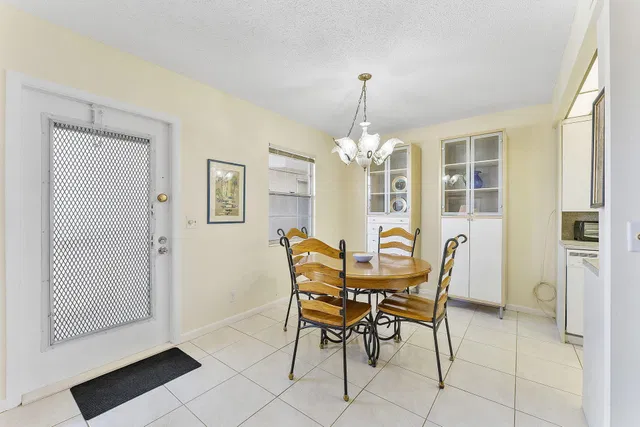 Residence photo 4