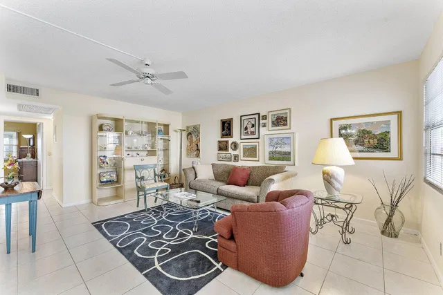 Residence photo 9