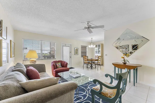 Residence photo 14