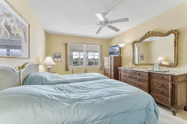 Residence photo 18