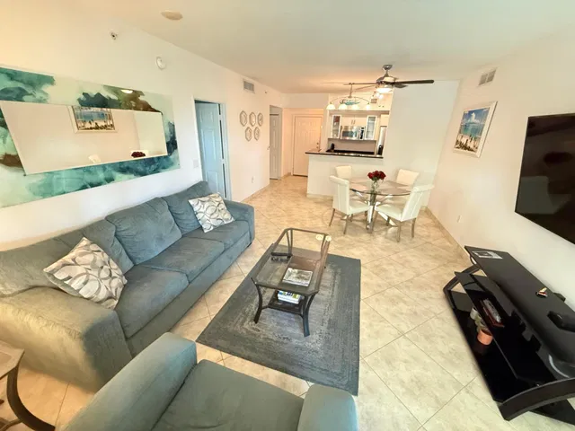 Boynton Beach Club Unit 203 photo 2