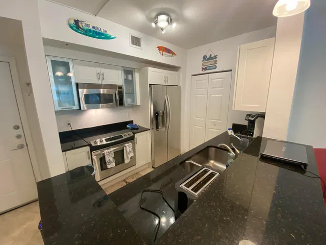 Boynton Beach Club Unit 203 photo 4